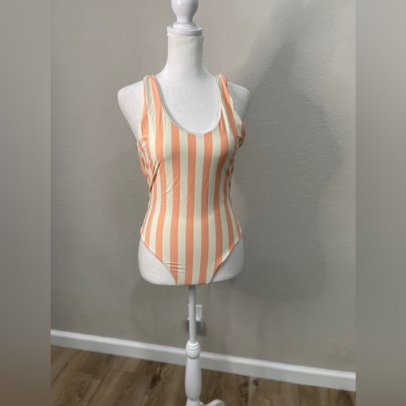 New with A tag Giani Bini one piece swim suit - Picture 2 of 4